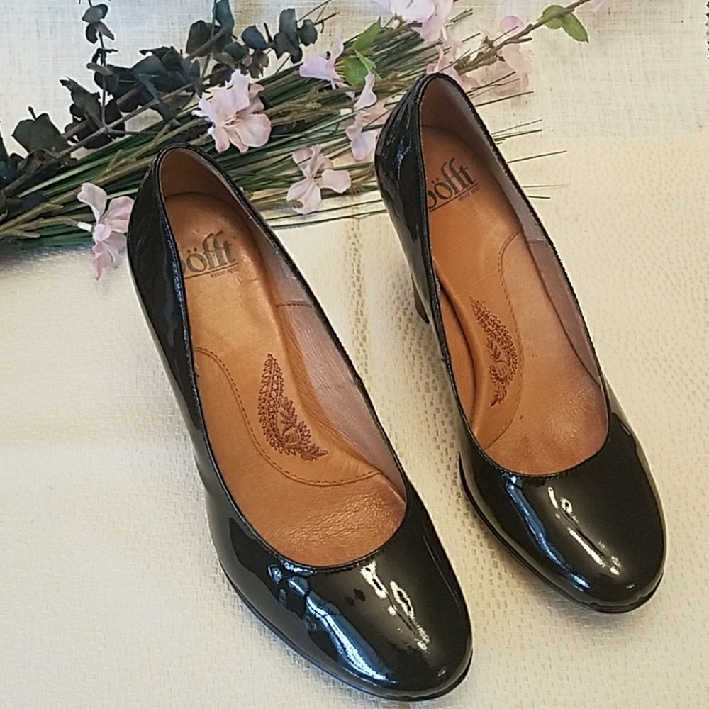 Paten leather pumps